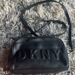 DKNY Elegant Black Crossbody Bag